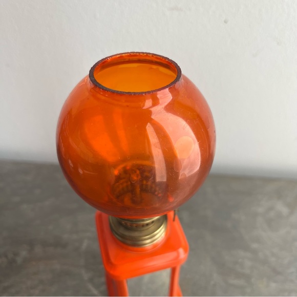 Orange painted glass oil lamp with mirrors - Picture 16 of 17